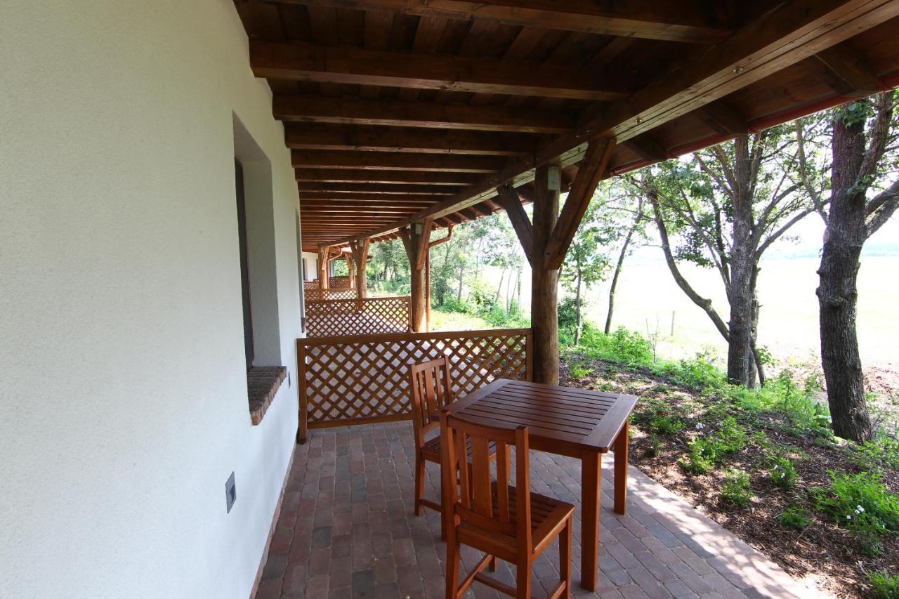 Bibic Nature Lodge Balmazújváros Екстериор снимка